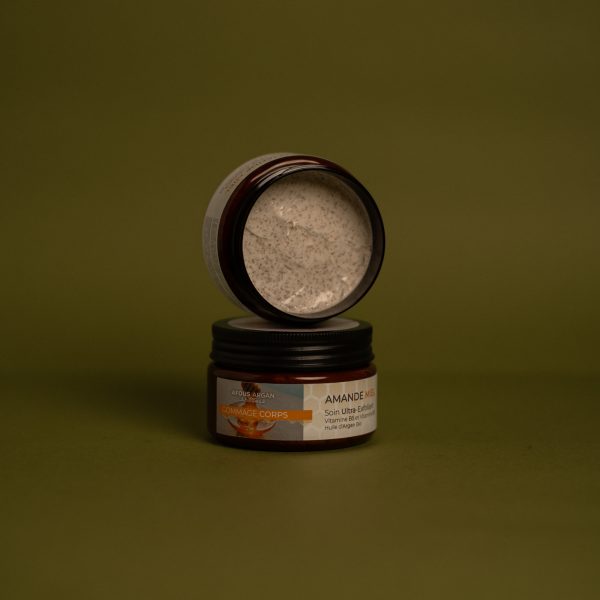 BODY SCURB ALMOND HONEY